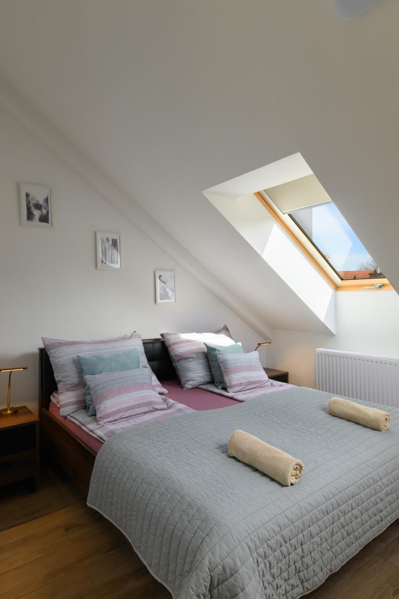 Domino Suite Eger Exteriör bild