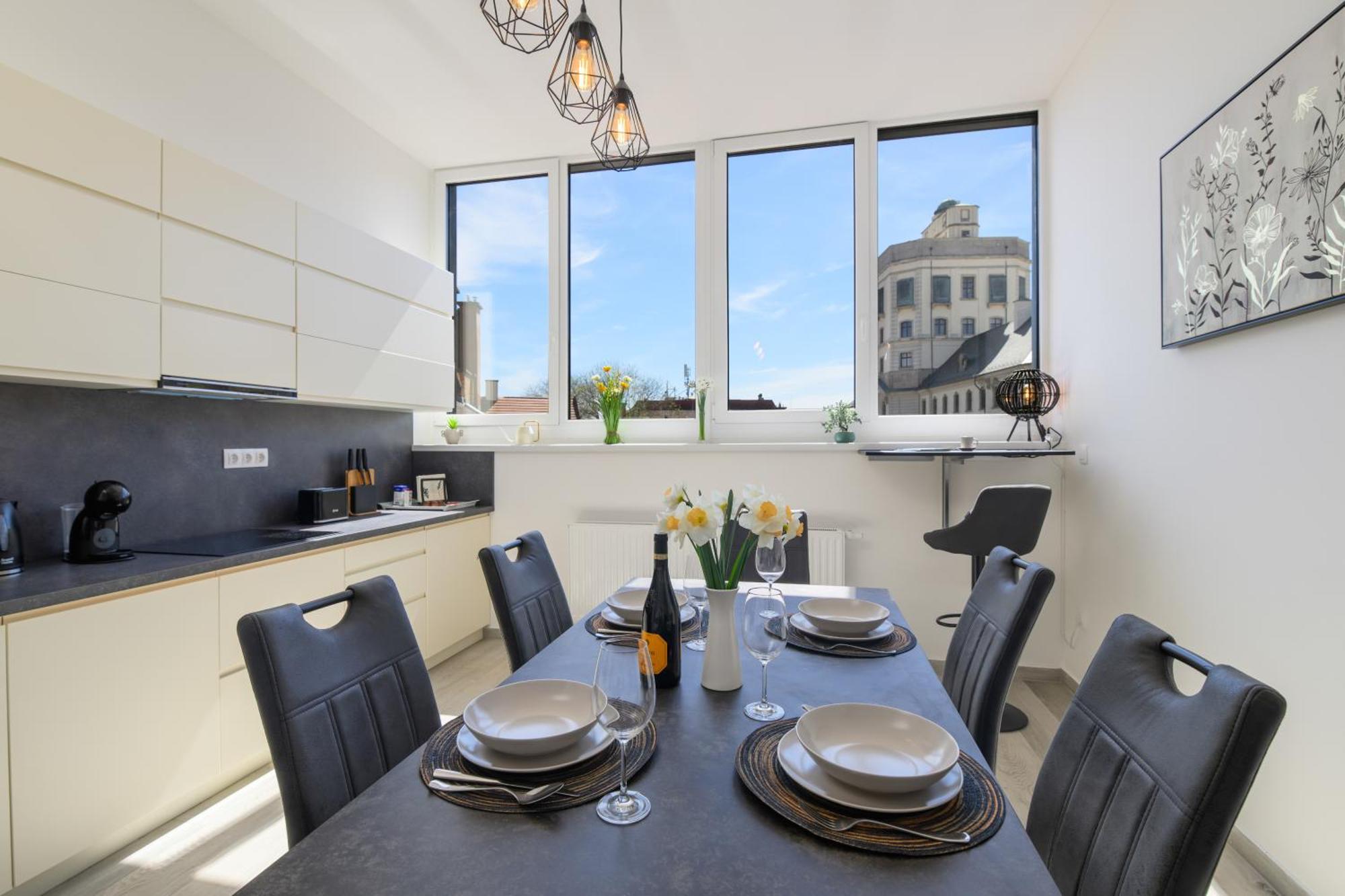 Domino Suite Eger Exteriör bild